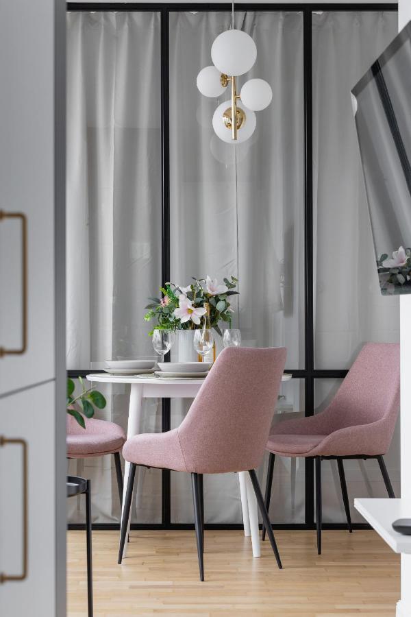 Politechnika Krakowska Apartment By Renters Prestige Esterno foto