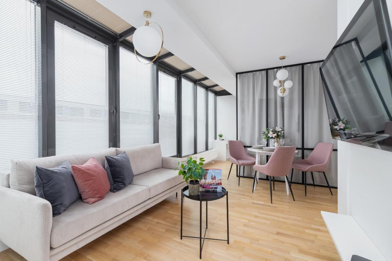 Politechnika Krakowska Apartment By Renters Prestige Esterno foto