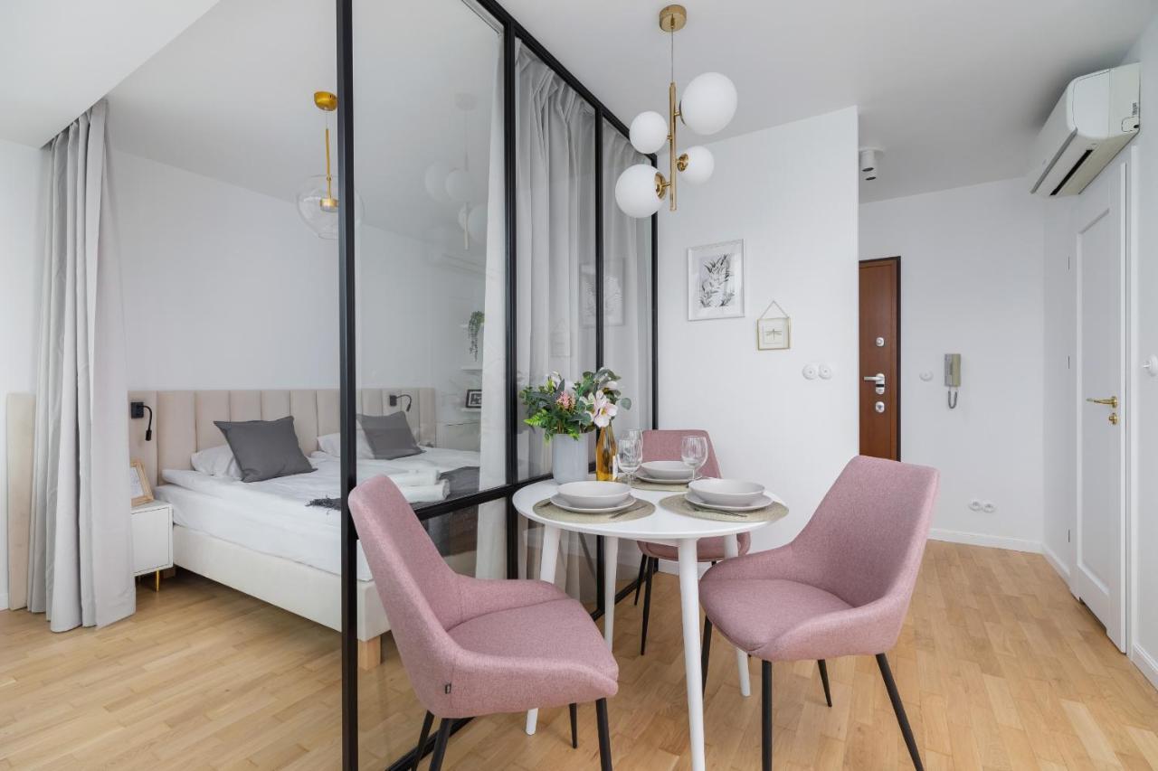 Politechnika Krakowska Apartment By Renters Prestige Esterno foto