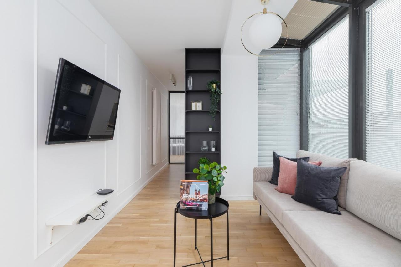 Politechnika Krakowska Apartment By Renters Prestige Esterno foto