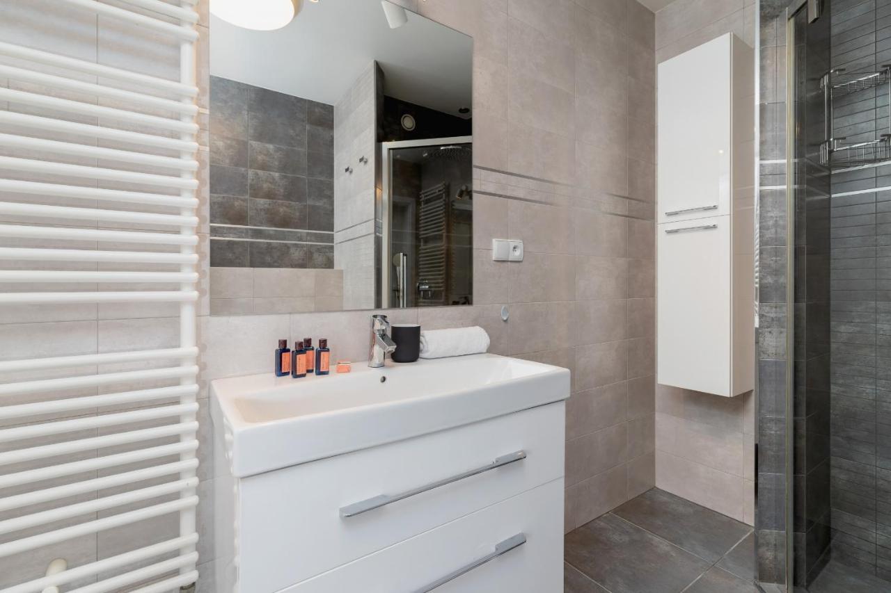 Politechnika Krakowska Apartment By Renters Prestige Esterno foto